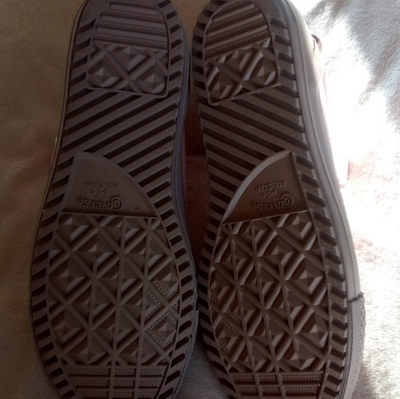 Converse shoes - Picture 3 of 6